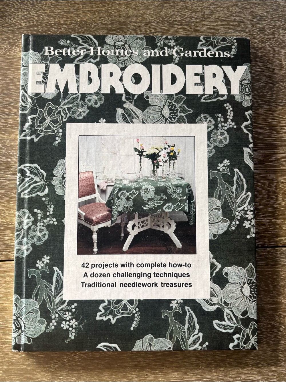 Vintage Better Homes and Gardens Embroidery Book 42 Projects Hardcover